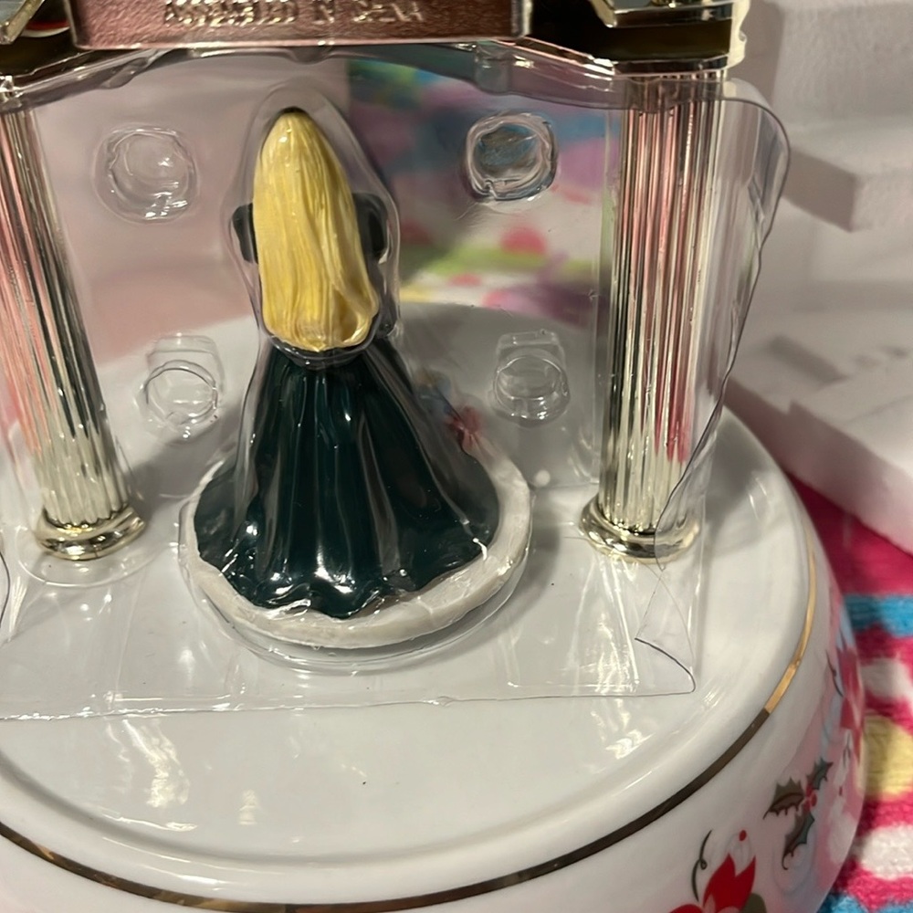 Barbie Green Holiday Decor Collection - Picture 6 of 8